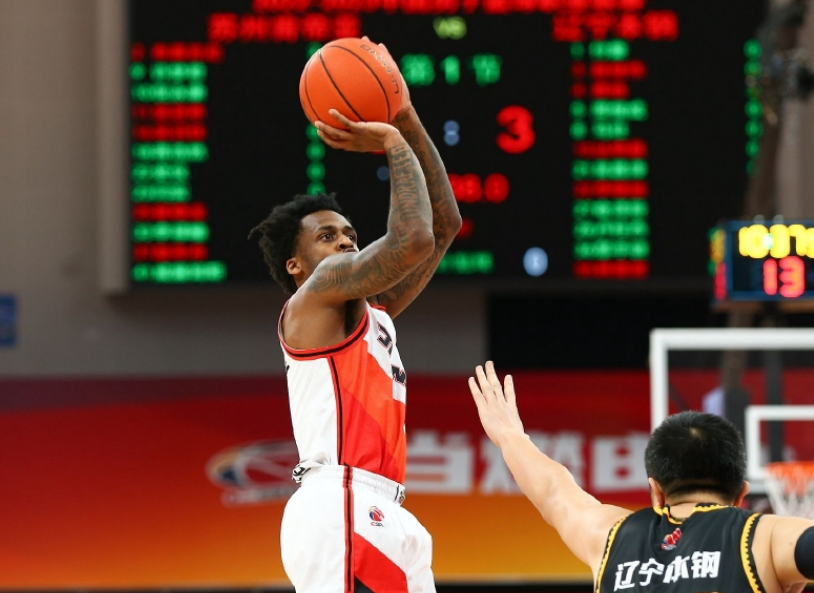 阿扎伦卡焦点对战，西亚卡姆与60激战瑞士队分钟，爆冷胜负难料！全场沸腾不已的简单介绍