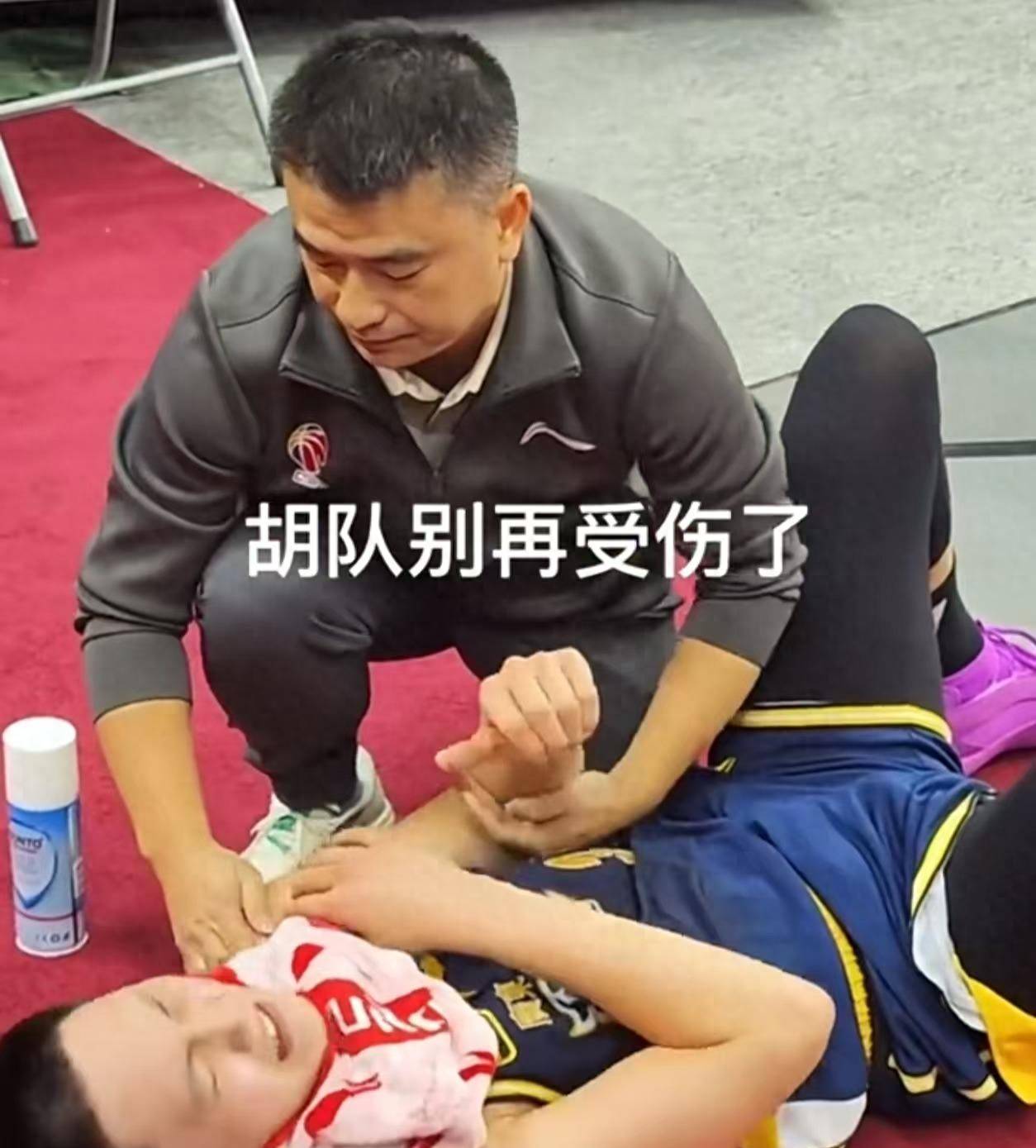 赛前广东宏远备战社区盾；更衣室发声细节曝光；话题不断；赛程密集仍需轮换的简单介绍