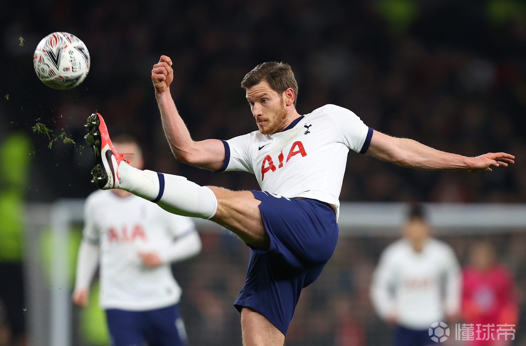 转折点！那不勒斯防线松动，葡超赛后攻防权衡，质疑声仍在，资深球员宣示担当的简单介绍